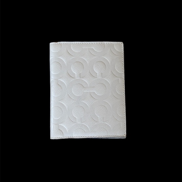 Coach Leather Passport / Card Holder - Picture 1 of 4